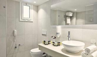 Marmari Palace Family Suite Sea View Badezimmer