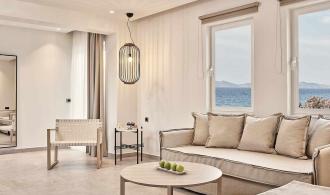 Marmari Palace Family Suite Sea View Wohnzimmer
