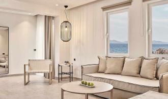 Marmari Palace Family Suite Sea View Superior Wohnzimmer