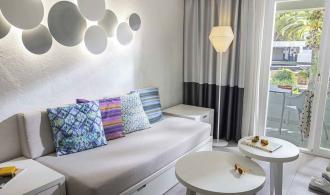 TML Cala Pada Family Room Wohnbereich