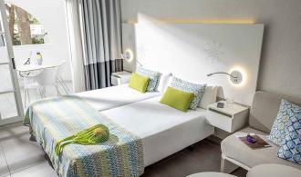 TML Cala Pada Double Room Economy Schlafzimmer