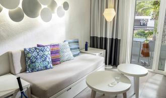 TML Cala Pada Family Room Economy Wohnzimmer