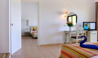 Djerba Familienzimmer mit Verbindungstür im Bungalow