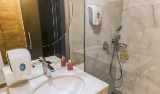 Bodrum Double Room Economy Badezimmer