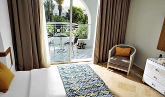 Africana Double Room Schlafzimmer