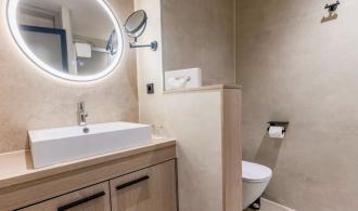 Ampflwang Doppelzimmer für Hundefreunde Badezimmer