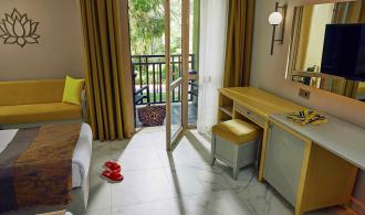 Belek Double Room Type 2 Schreibtisch