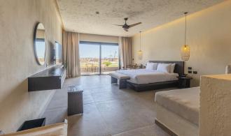 Naga Bay Doppelzimmer Blick ins Zimmer