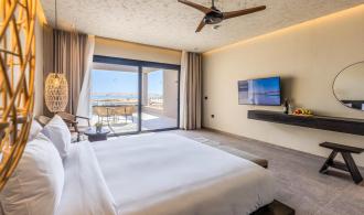 Naga Bay Familienzimmer mit Meerblick Schlafzimmer