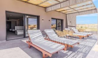 Naga Bay Swim-up-Familiensuite Terrasse