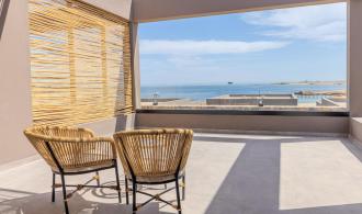 Naga Bay Familiensuite mit Meerblick Terrasse