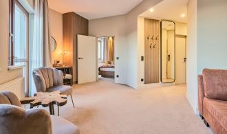 Familien-/Dreibettzimmer Turm Schlanitzen Alm Wohnzimmer