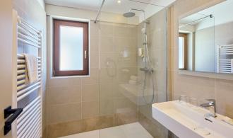 Bestpreiszimmer Schlanitzen Alm Badezimmer