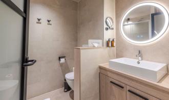 Ampflwang Suite Badezimmer