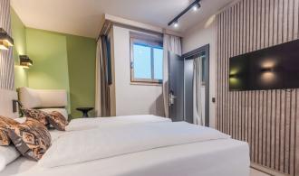 Ampflwang Familiensuite Mansarde Schlafzimmer