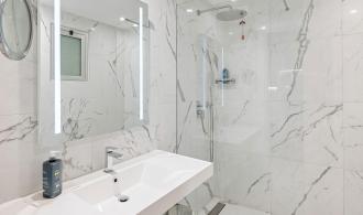 Rocca Nettuno Doppelzimmer Superior Gartenblick Bad