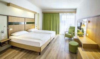 Apulia Family Double Room Deluxe Connecting Door Schlafen