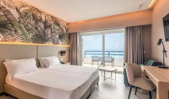 Rocca Nettuno Familienzimmer Verbindungstür Meerblick Schlafen