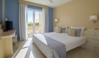 Esquinzo Playa Family Room Economy Schlafen